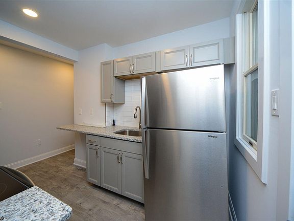 3rd image of 709 2nd St #2
