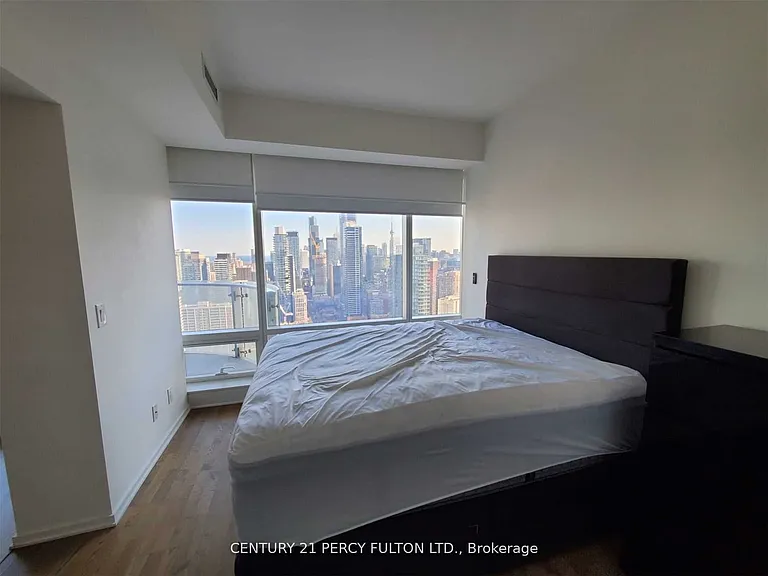 1 Bloor St E #3206 — Photo 6