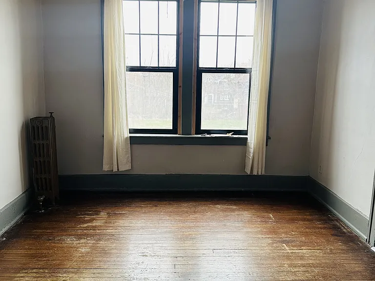 9 Woodland Apartments — Photo 21