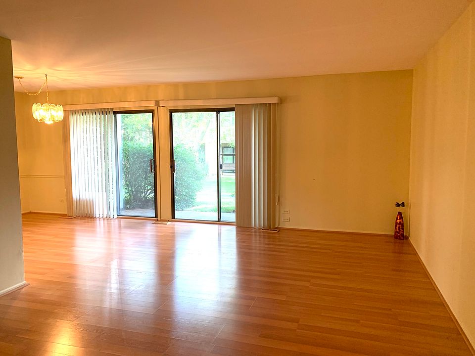 1st image of 1102 Woodbury Ln APT B1