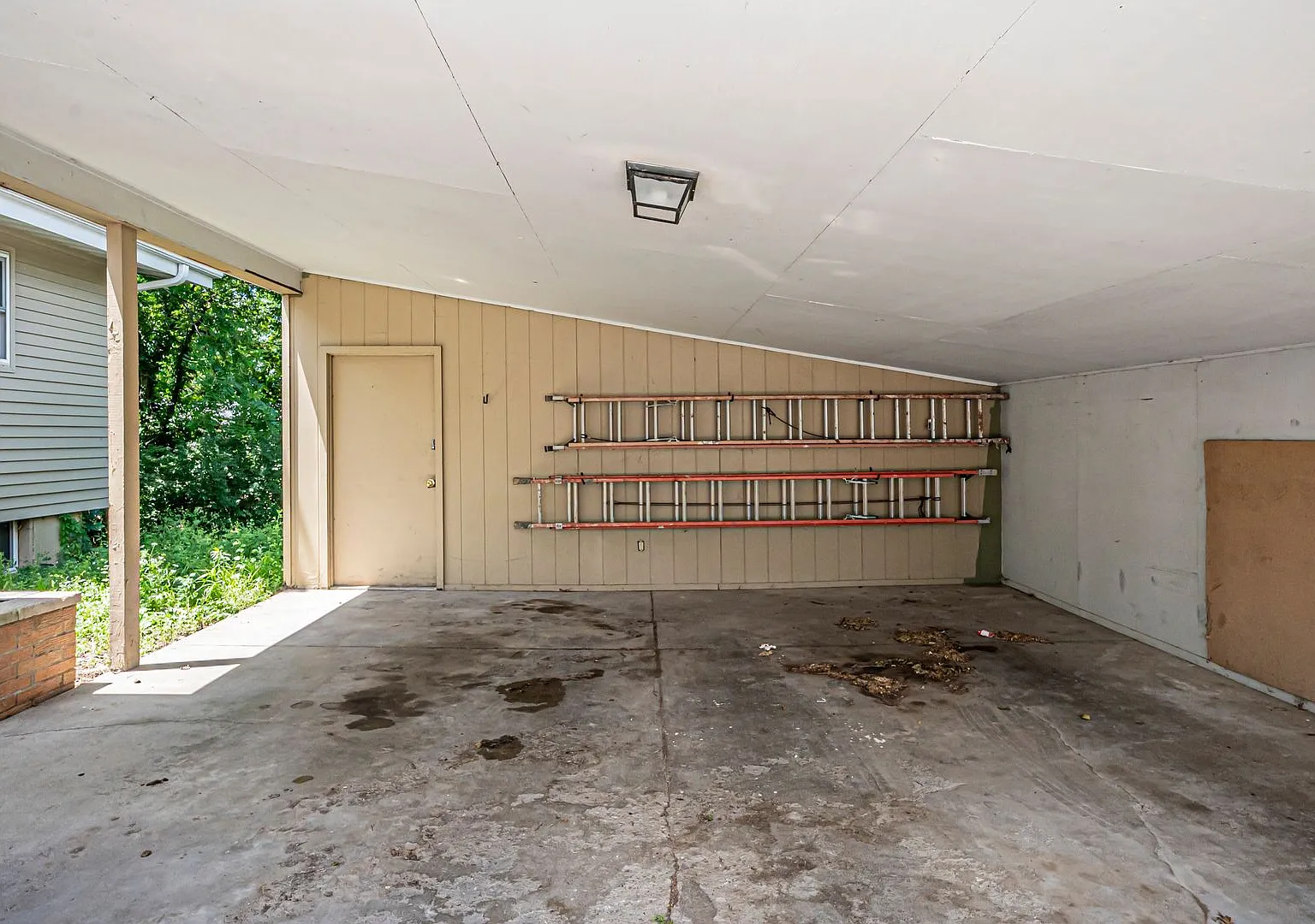 Please View 3D Virtual Walk-Through Before Scheduling a Showing — Photo 4