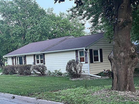 3rd image of 625 Willow St