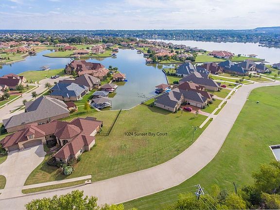 2nd image of 1024 Sunset Bay Ct