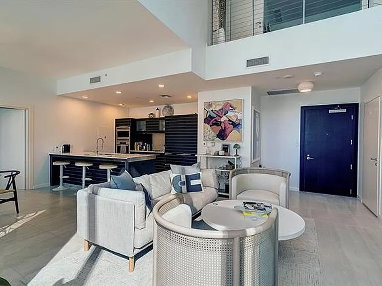 200 Biscayne Blvd #1408 — Photo 16