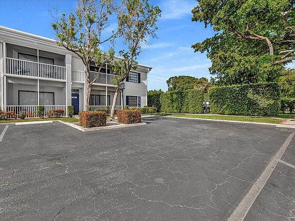 3rd image of 180 Cypress Club Drive #816