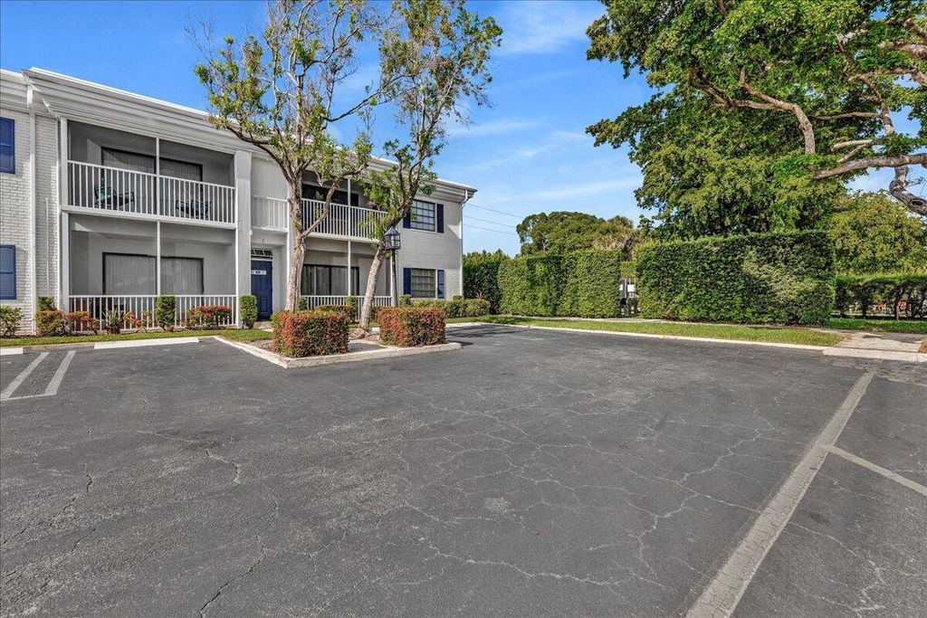 180 Cypress Club Drive #816, photo 3