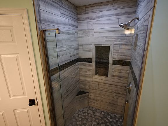 4th image of 112 Oak Dr