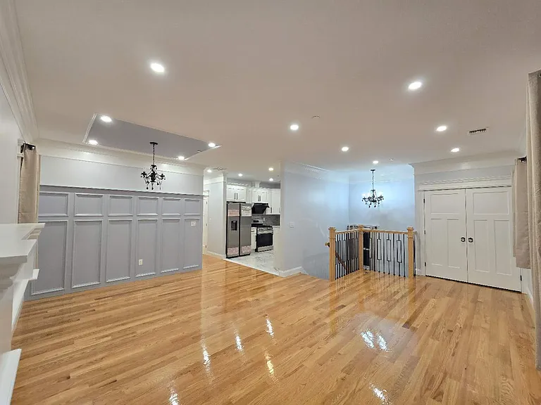 38 Markham Pl #1 — Photo 4