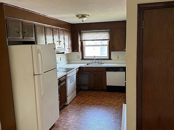 2nd image of 57 Virginia Ave APT A