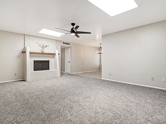 3rd image of 608 Ortiz Dr NE