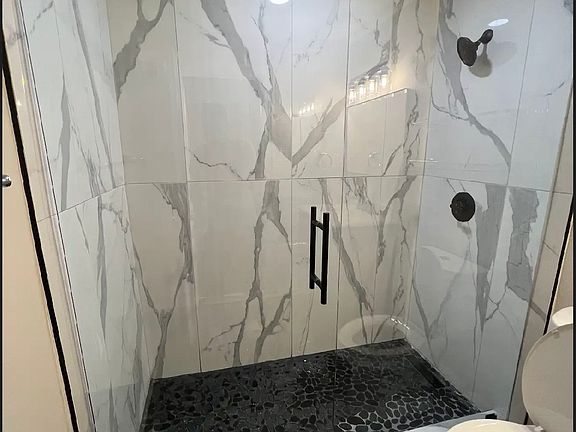 5th image of 655 Riverside Dr APT 806A
