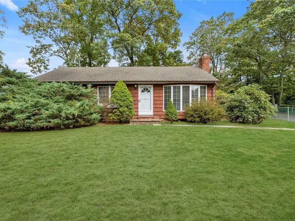 9 Marlboro Drive, Huntington, NY 11743