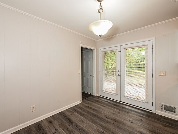 5th image of 3639 Telstar Dr