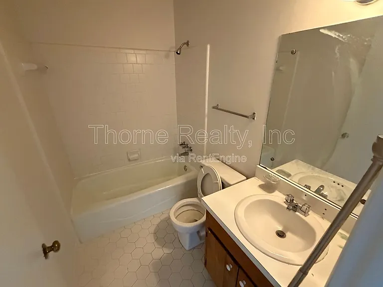 2206 Candlewood Dr SW #B — Photo 5