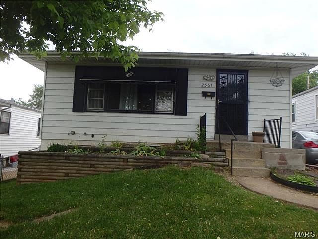 1st image of 2561 Shirley Ave