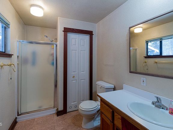 5th image of 16551 Powers Ln