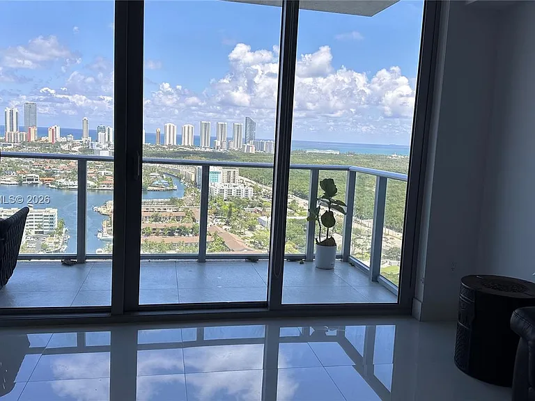 16385 Biscayne Blvd #3019 — Photo 18