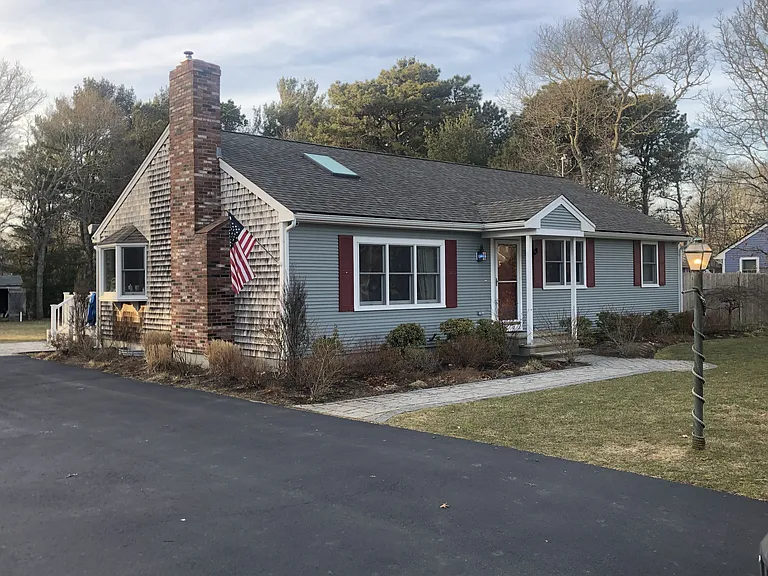 19 Spinnaker Ln — Photo 1