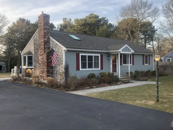 19 Spinnaker Ln, Pocasset, MA 02559