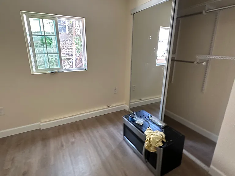 172 Mount Carmel Dr #B — Photo 2