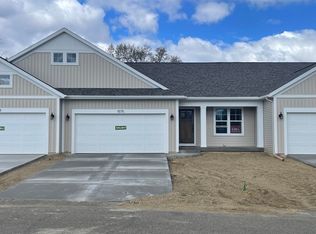 1575 N Village Cir, Kalamazoo, MI 49009