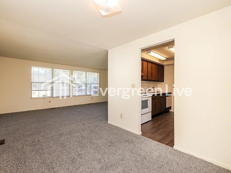 5722 Troy Villa Blvd — Photo 5