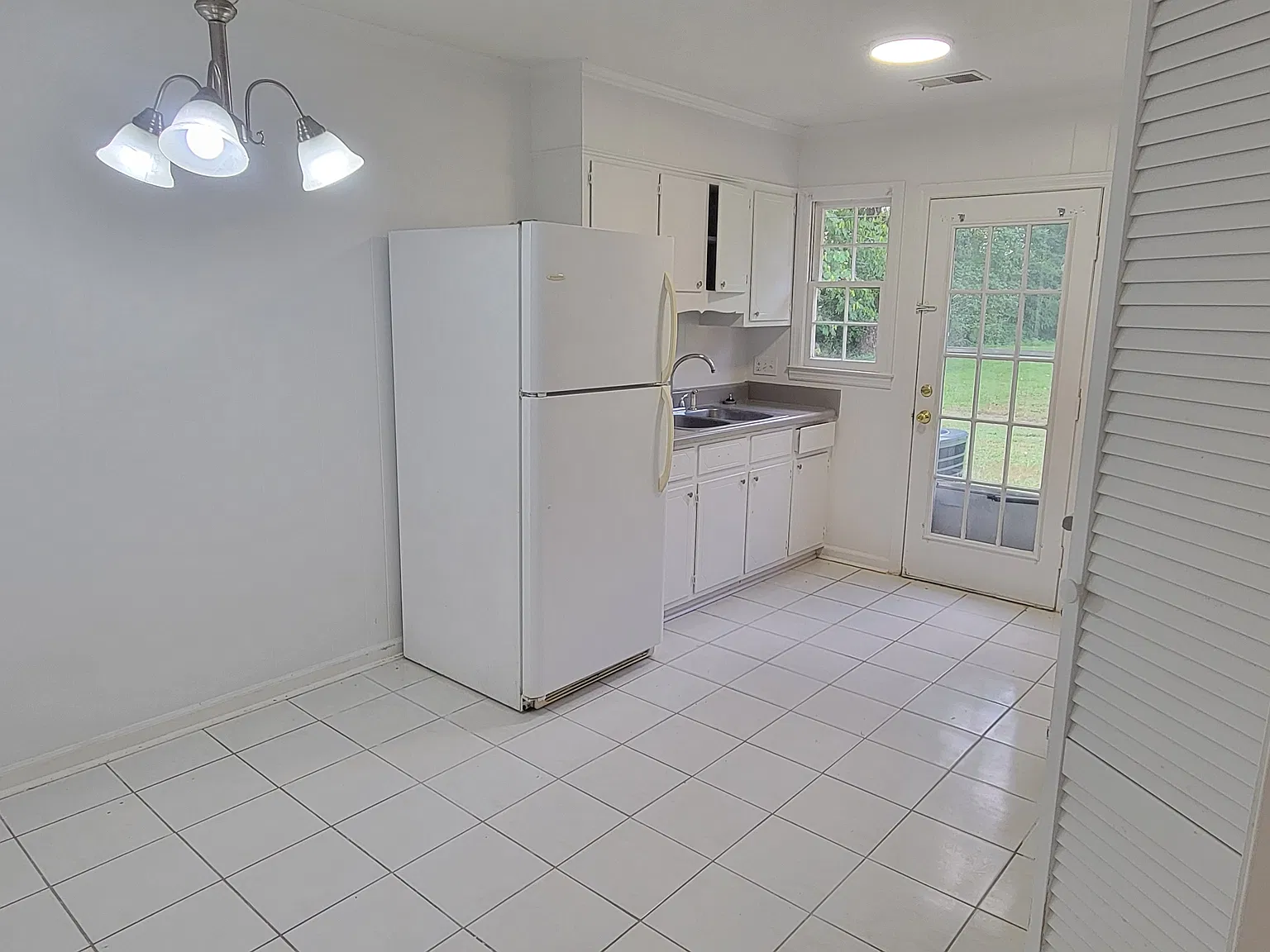 3528 Lynn Avenue — Photo 3