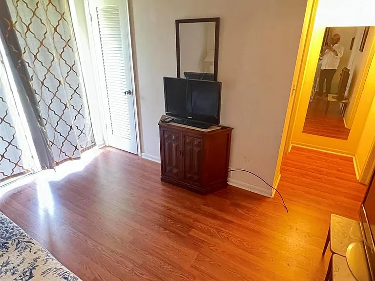165 Easthampton G — Photo 14