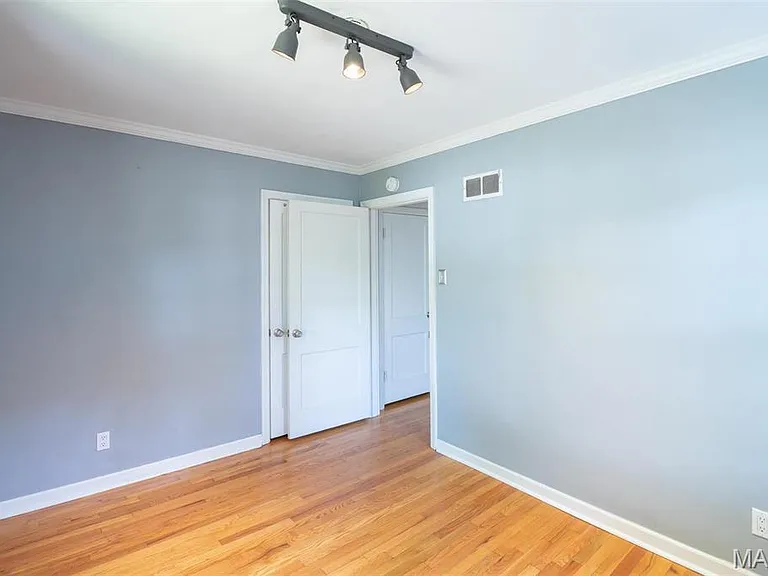 330 Calvert Ave — Photo 12