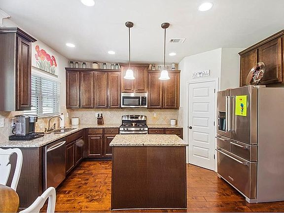 2nd image of 3663 Dwyer Ln