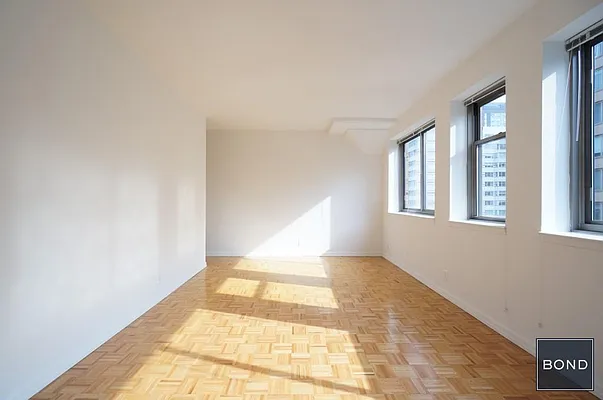 Rented by Bond New York | media 3