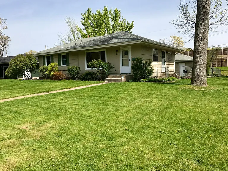 10137 Colfax Ave S — Photo 25