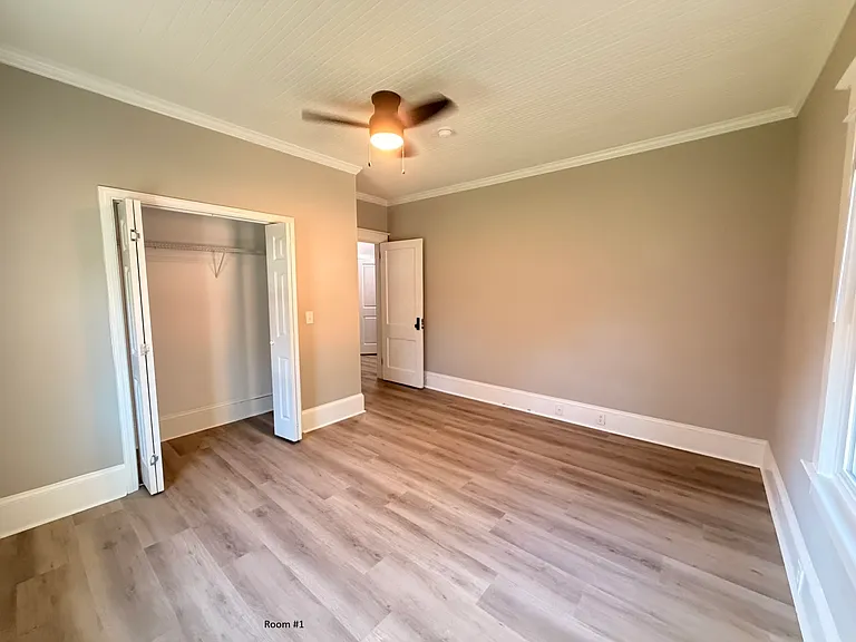 312 N Sumner St — Photo 12