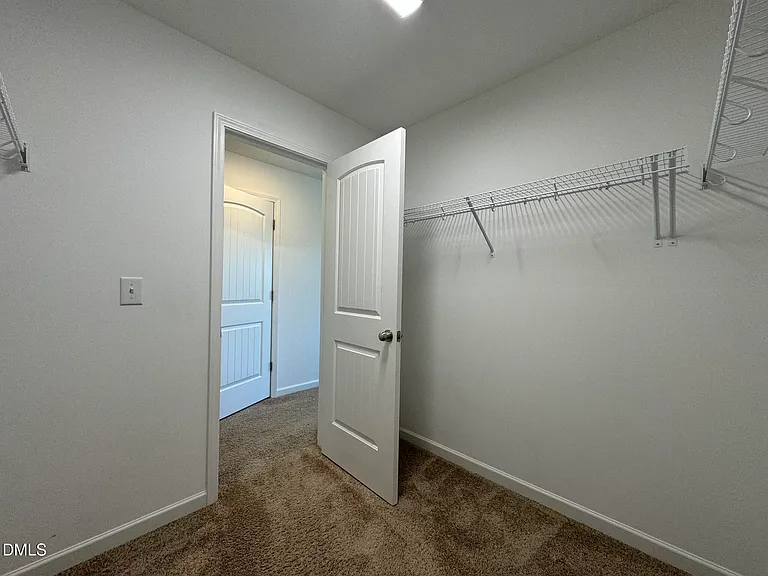 913 Briar Gate Dr — Photo 33