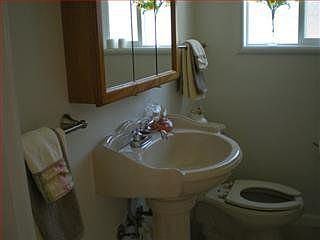 4th image of 828 W Orange Ave