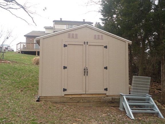 4th image of 820 Maywood Dr