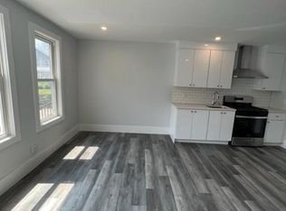 22 Lawrence Ave #5, Bay Shore, NY 11706