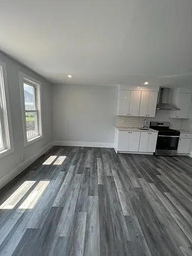 22 Lawrence Ave #5 Photo 1