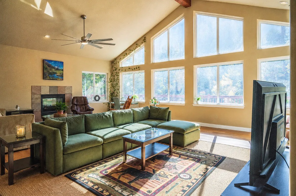 4 bed, 3227 sqft, $5,500 — Photo 4