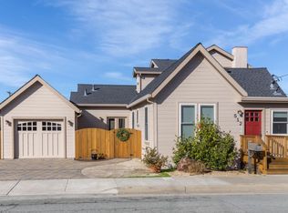 512 16th St, Pacific Grove, CA 93950