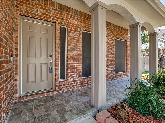 3rd image of 1110 Courtside Dr
