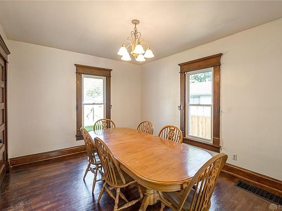 5th image of 596 N Galloway St