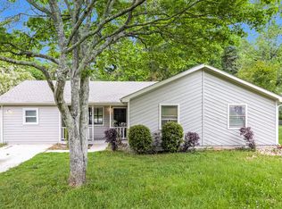 488 Carillon Ln, Stone Mountain, GA 30083
