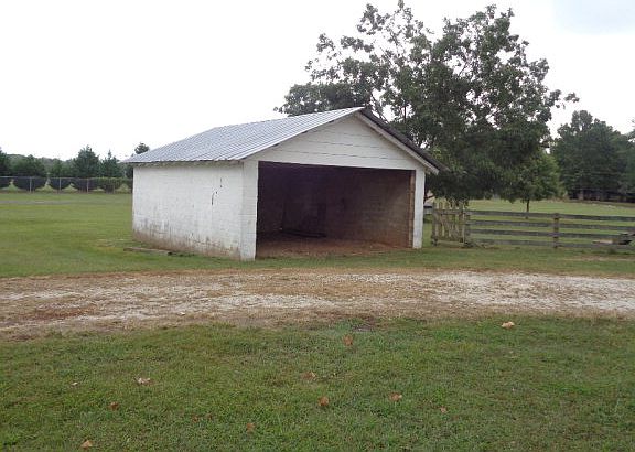3rd image of 295 Crutchfield Ln