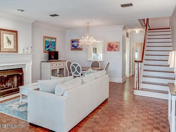4th image of 5303 ORTEGA Boulevard #204