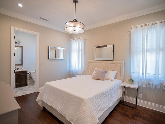 4th image of 5715 Rowland Ave