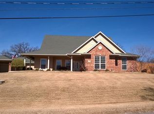 528 3rd St, Kennedale, TX 76060