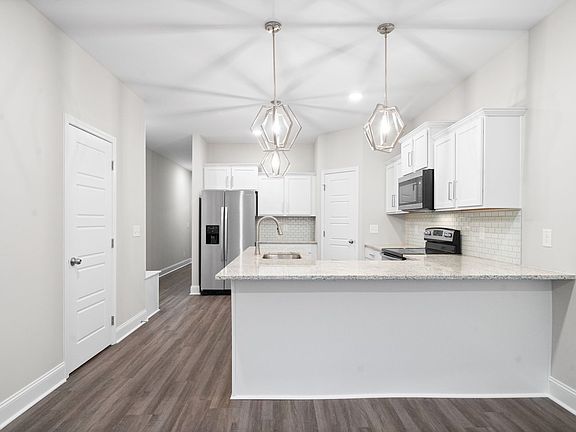 5th image of 209 Drayton Dr Unit B