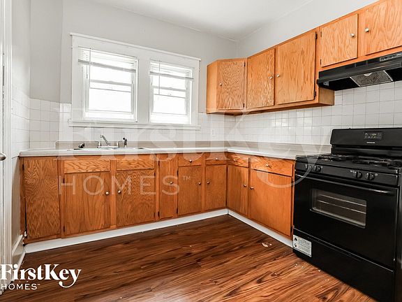 5th image of 814 Bowditch Ave