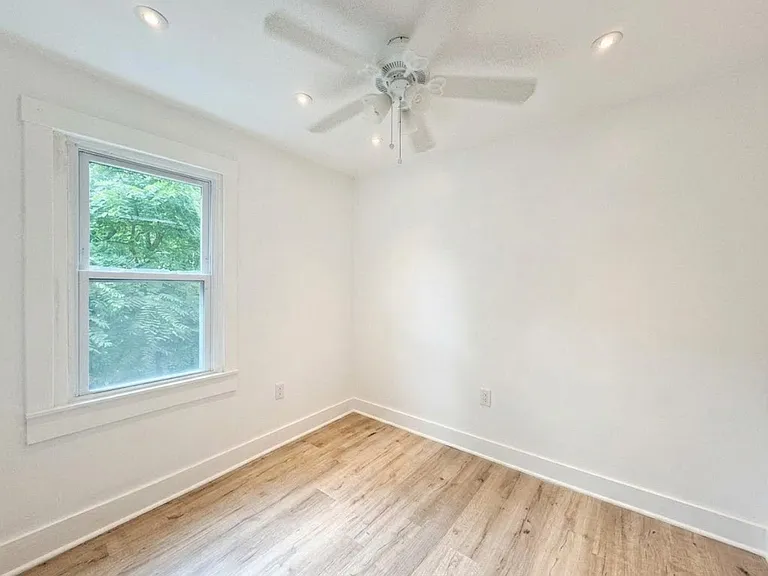 5834 Phillips Ave #2 — Photo 10